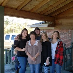 Meet your Posher, Theresa